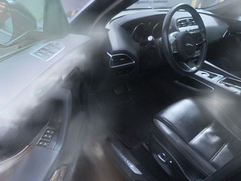 Used 2019 Jaguar F-PACE Prestige image 14