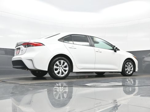 Used 2024 Toyota Corolla LE FWD image 30