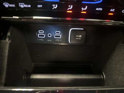 Used 2022 Jeep Grand Cherokee L Limited AWD/4WD image 13