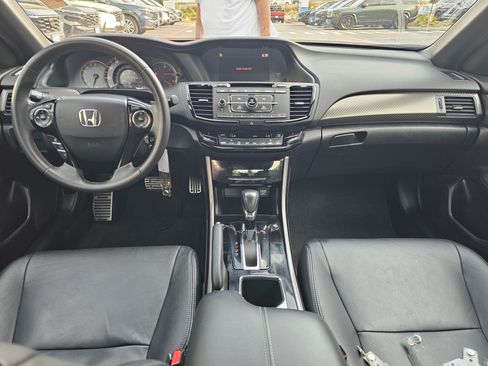 Used 2016 Honda Accord Sport image 21