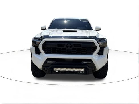 Used 2025 Toyota Tacoma TRD Sport AWD/4WD image 8