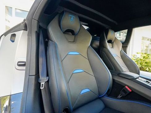 Used 2020 Lamborghini Huracan EVO image 84