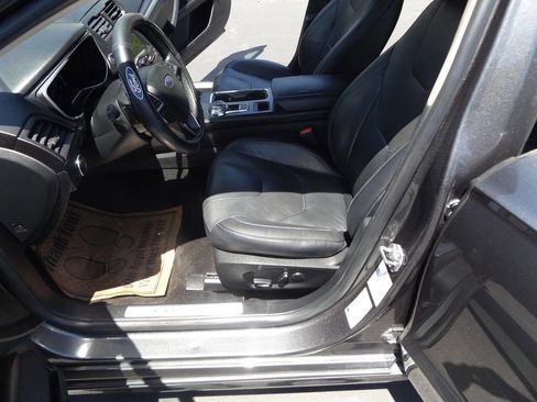 Used 2018 Ford Fusion Titanium AWD/4WD image 13