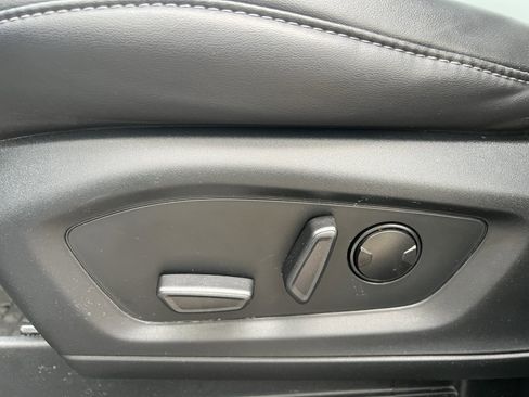 Used 2023 Ford Explorer XLT w/ Equipment Group 202A image 13