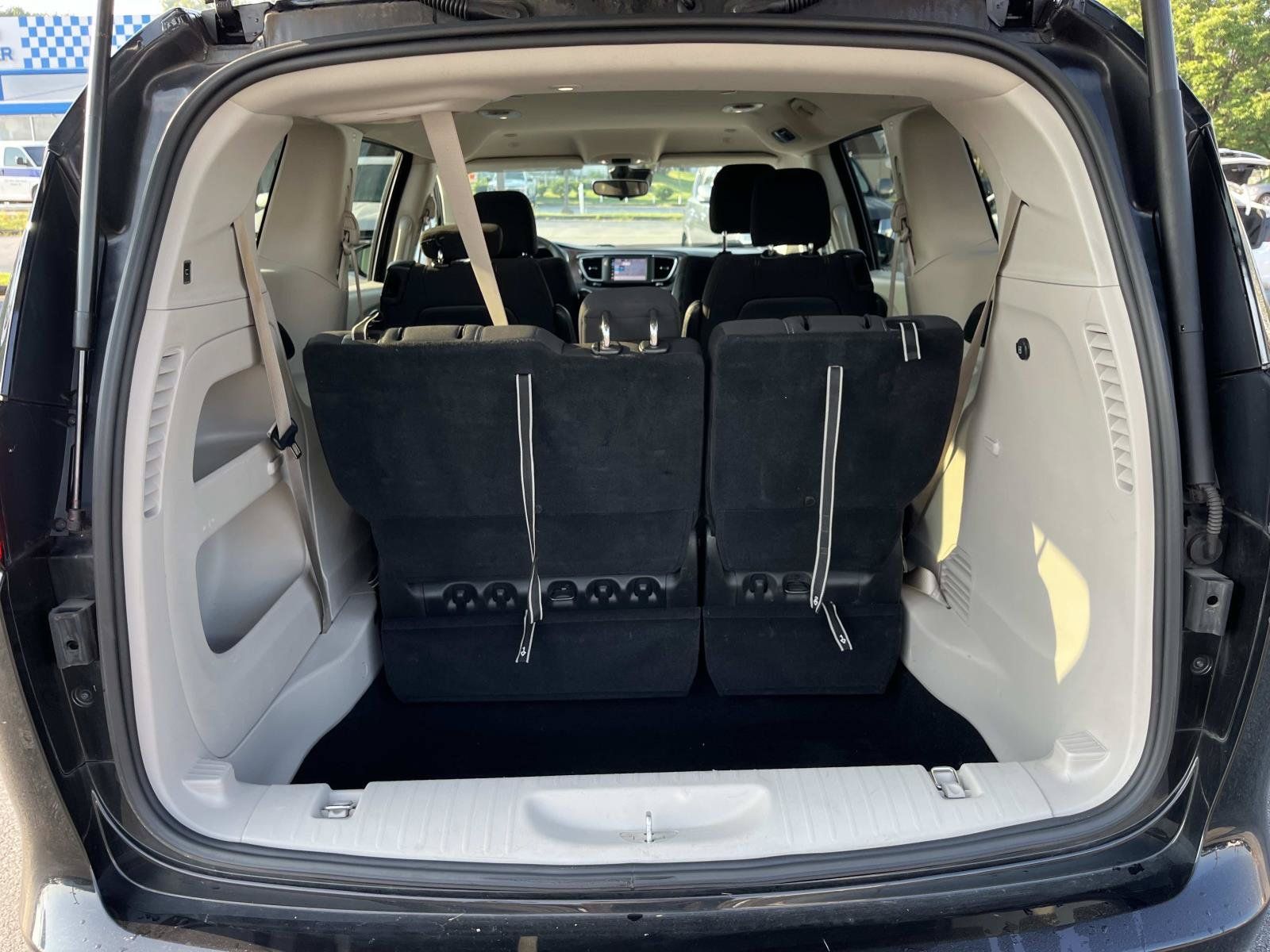 Used 2023 Chrysler Voyager LX FWD image 19