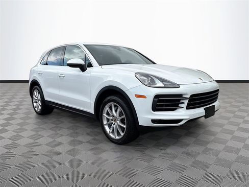 Used 2020 Porsche Cayenne w/ Premium Package image 4