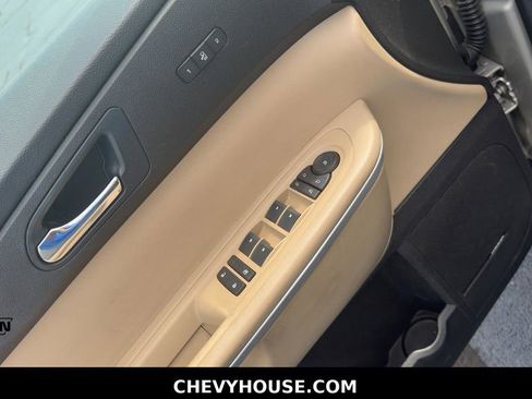 Used 2011 GMC Acadia SLT FWD image 12