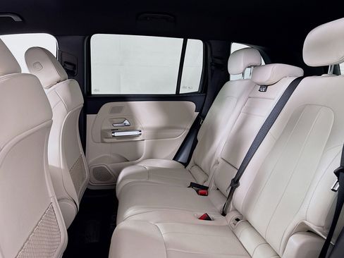 Used 2026 Mercedes-Benz GLB 250 image 7