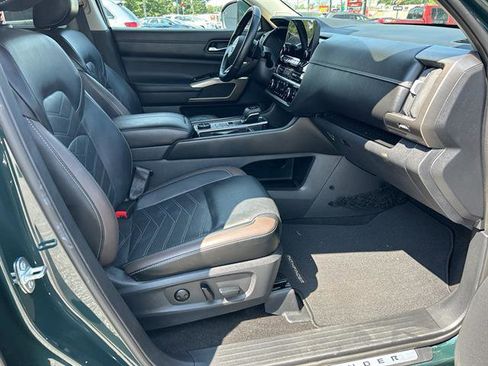 Used 2023 Nissan Pathfinder Platinum image 22