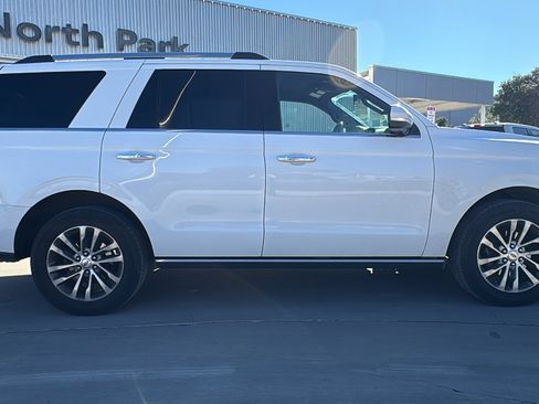 Used 2018 Ford Expedition Limited image 8