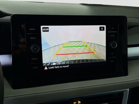 New 2026 Volkswagen Taos SE image 15