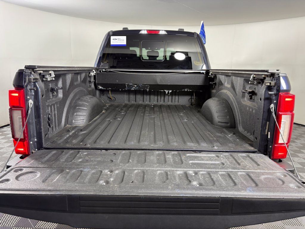 Used 2022 Ford F250 Lariat w/ Black Appearance Package AWD/4WD image 30