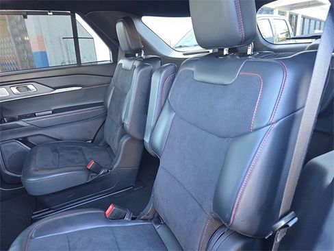 Certified 2025 Ford Explorer ST image 10