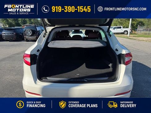 Used 2017 Maserati Levante w/ Luxury Package AWD/4WD image 12
