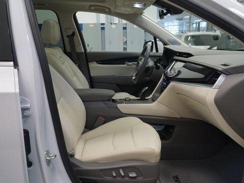 New 2025 Cadillac XT6 Premium Luxury image 17