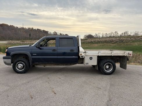 Used 2005 Chevrolet Silverado 3500 LT w/ Heavy-Duty Power Package image 2