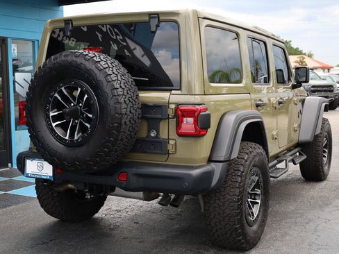 Used 2026 Jeep Wrangler Unlimited Rubicon 392 w/ Quick Order Package 27X Moab AWD/4WD image 5