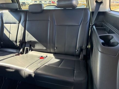 Used 2024 Ford Expedition XLT image 25