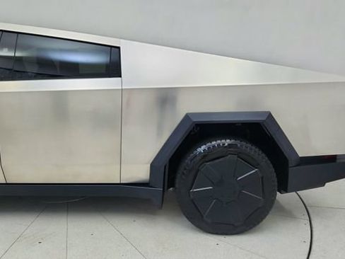 Used 2024 Tesla Cybertruck AWD Crew Cab image 10