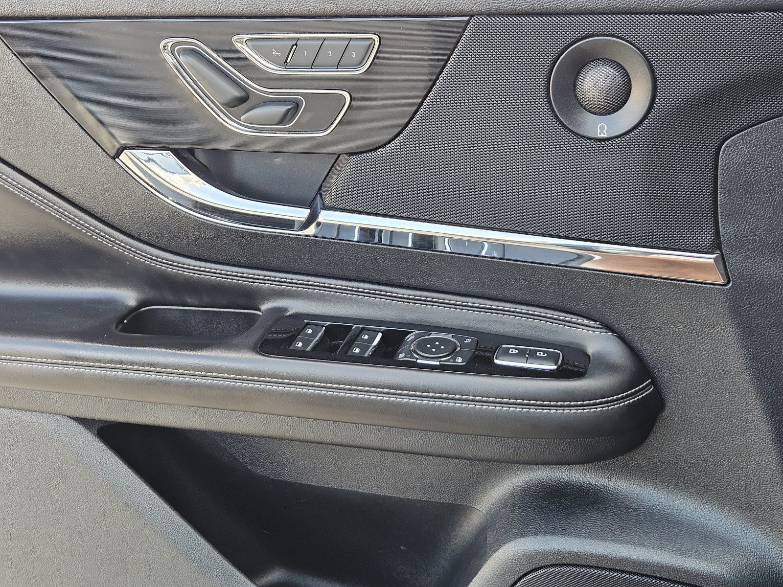 Used 2021 Lincoln Corsair Reserve FWD image 29