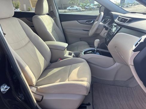 Used 2015 Nissan Rogue SV FWD image 19