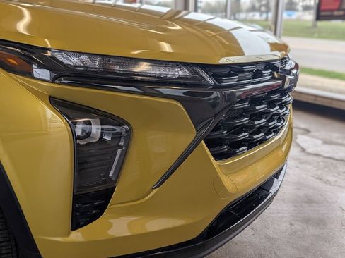 Used 2024 Chevrolet Trax RS w/ Driver Confidence Package image 12