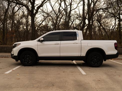 Used 2025 Honda Ridgeline RTL+ image 6