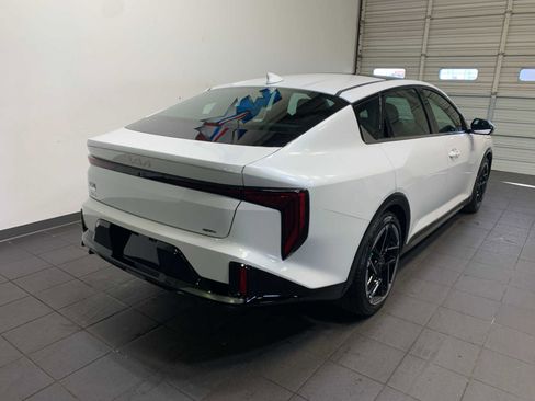 New 2025 Kia K4 GT-Line image 3