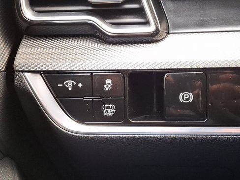 Used 2023 Kia Sportage LX image 25