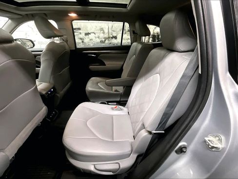 Used 2020 Toyota Highlander Platinum AWD/4WD image 20