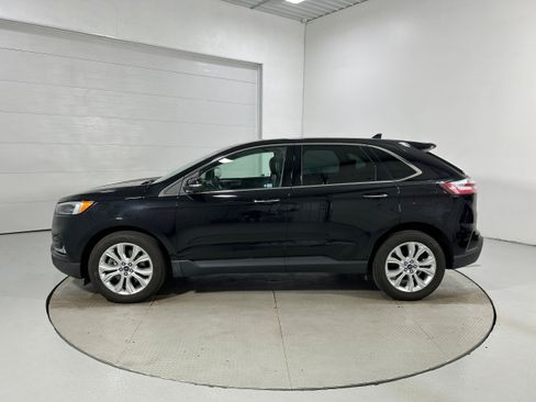 Used 2020 Ford Edge Titanium w/ Equipment Group 301A AWD/4WD image 22