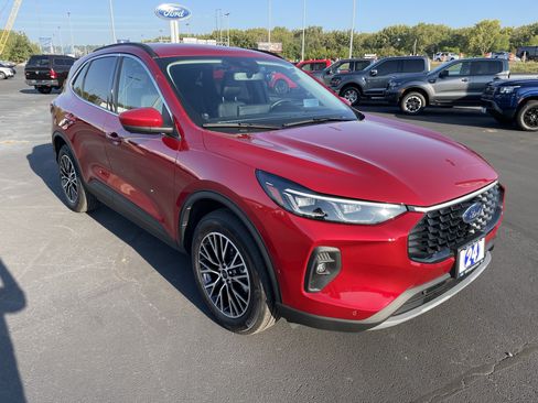 Used 2024 Ford Escape SE w/ PHEV Premium Package image 10