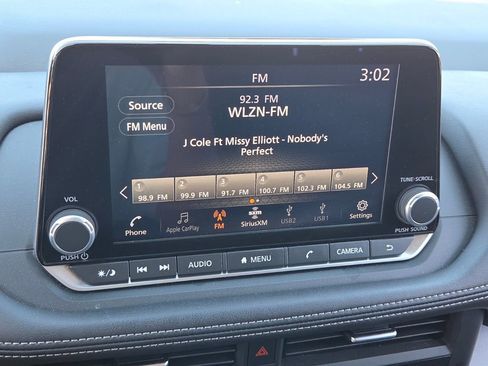 Used 2025 Nissan Rogue SV image 19