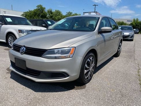 Used 2014 Volkswagen Jetta SE FWD image 3