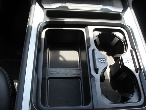 New 2025 Ford F250 Platinum image 25