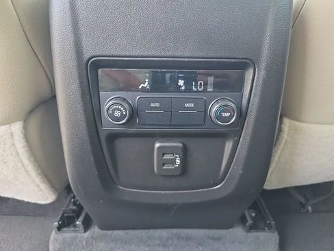 Used 2020 Buick Enclave Essence FWD image 40