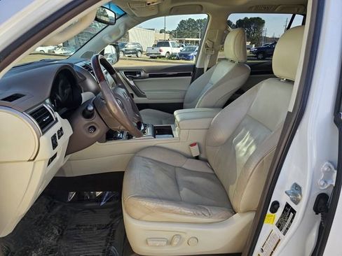 Used 2017 Lexus GX 460 Premium image 13