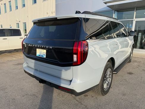 Used 2026 Ford Expedition Active AWD/4WD image 3