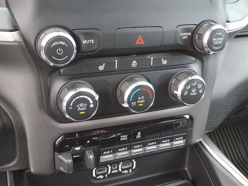 Used 2021 RAM 2500 Big Horn w/ Level 1 Equipment Group image 25