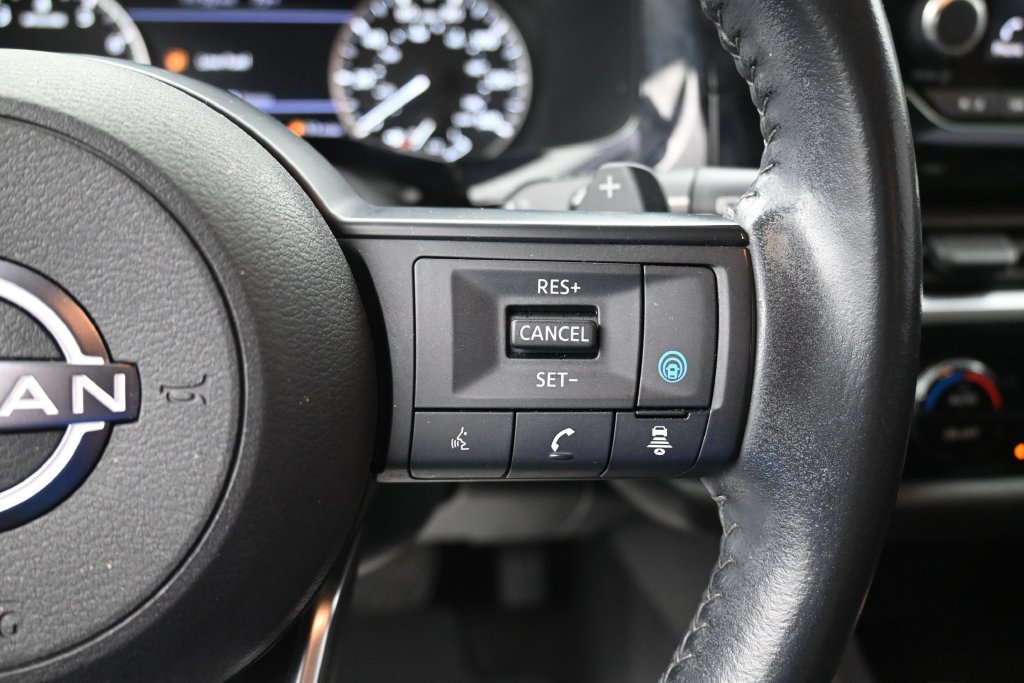 Used 2024 Nissan Pathfinder SV FWD image 29