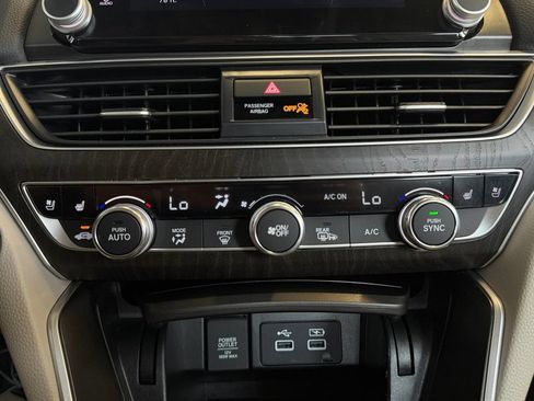 Used 2022 Honda Accord Touring image 24
