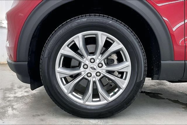 Used 2022 Ford Explorer Limited w/ Equipment Group 301A AWD/4WD image 10