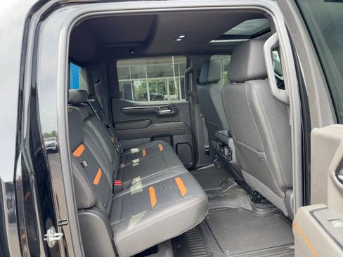 Used 2022 GMC Sierra 1500 AT4 w/ AT4 Preferred Package AWD/4WD image 10