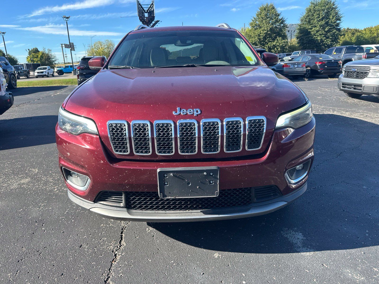 Used 2019 Jeep Cherokee Limited AWD/4WD image 2