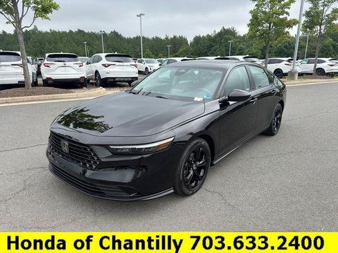 Certified 2025 Honda Accord SE image 3