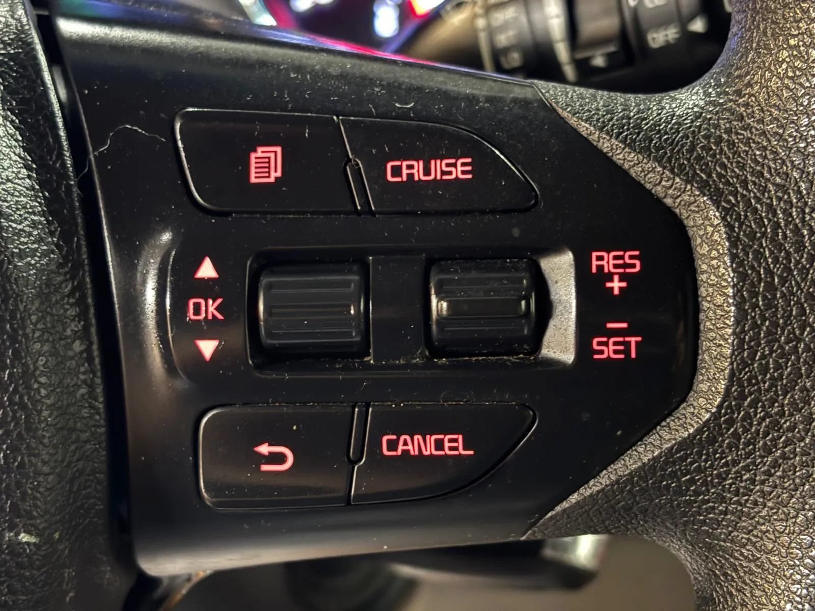 Used 2020 Kia Sedona LX FWD image 32