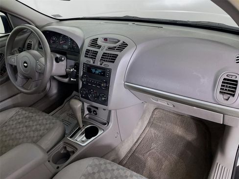 Used 2005 Chevrolet Malibu LS w/ Preferred Equipment Group FWD image 29
