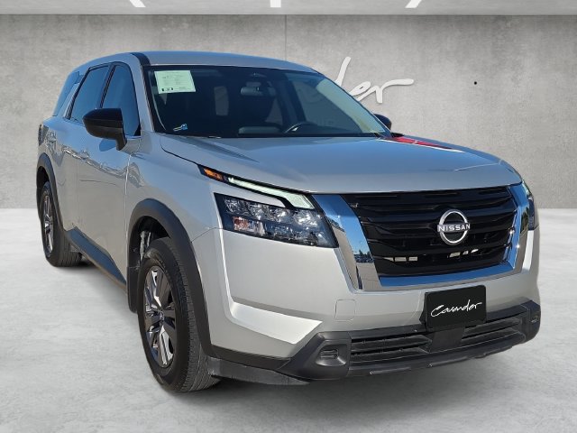 Used 2025 Nissan Pathfinder S FWD image 2
