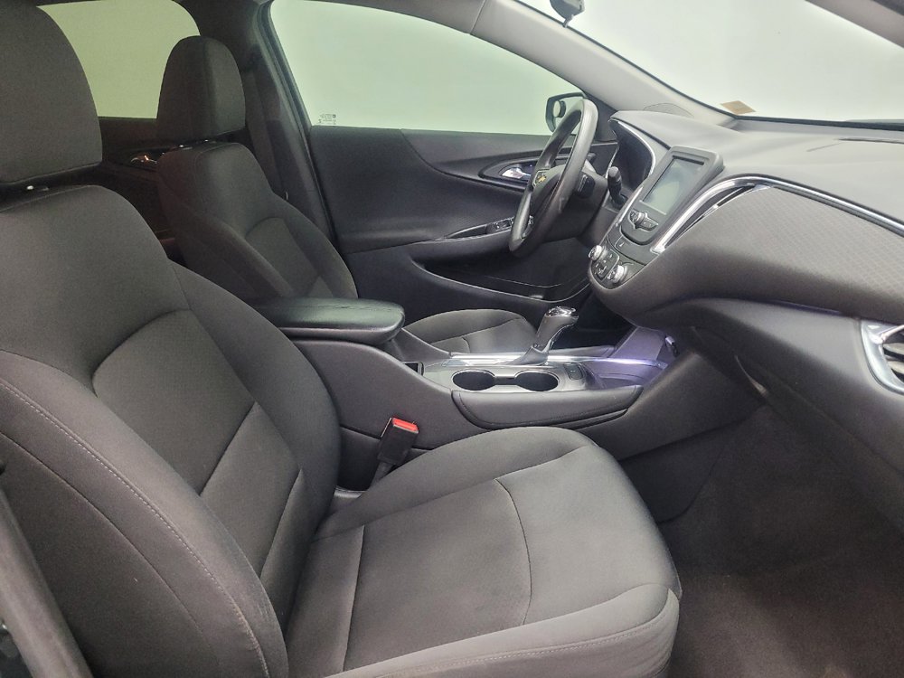 Used 2017 Chevrolet Malibu LT FWD image 21