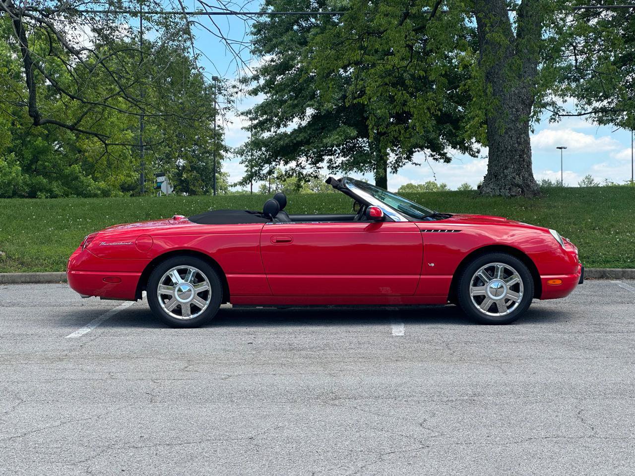 Used 2004 Ford Thunderbird RWD image 21